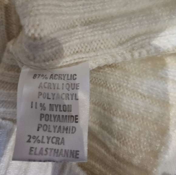 Vintage Knit Turtleneck - Picture 5 of 6